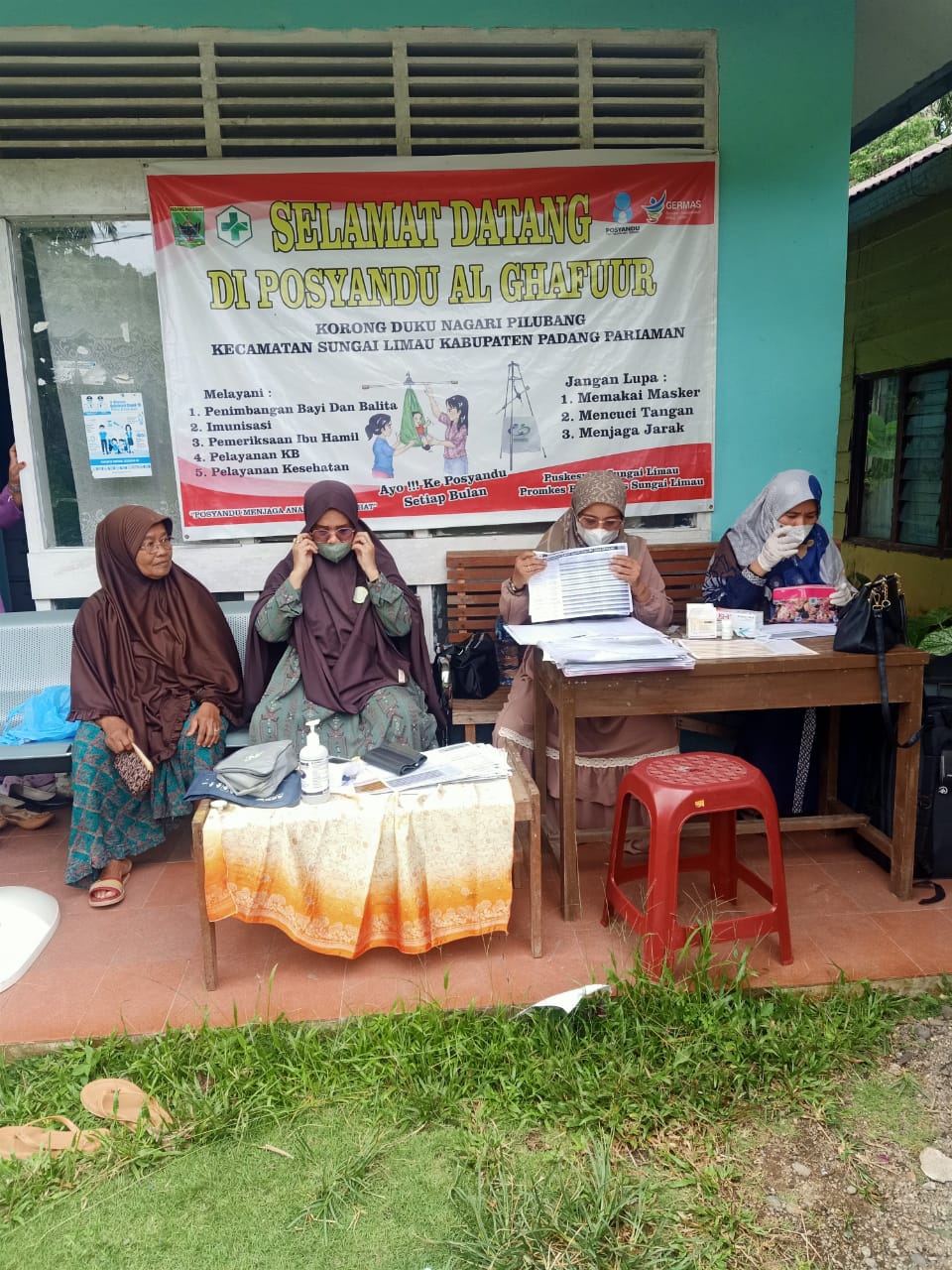 Pelaksanaan PTM terpadu bersama pengelola program PTM, gizi, lansia, dokter puskesmas)