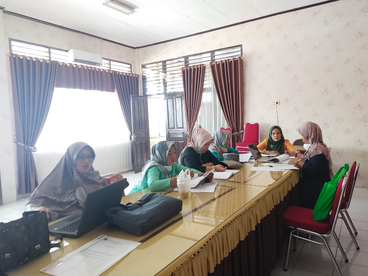 MONITORING EVALUASI CAPAIAN PROGRAM DAN KEGIATAN RUK TENGAH SEMESTER 2022