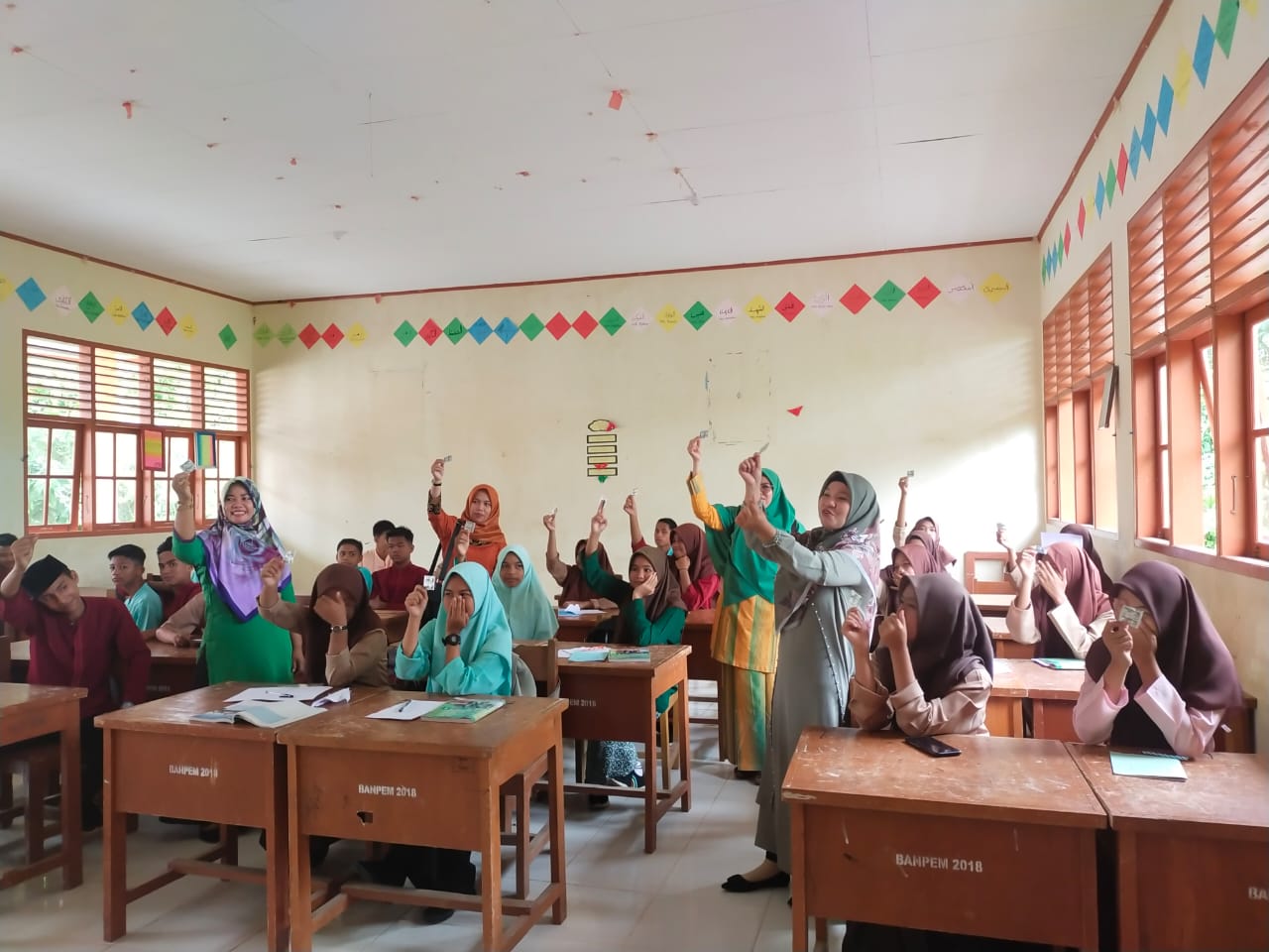 Penyuluhan dan Pendistribusian Tablet Tambah Darah (TTD) ke Remaja Putri SMA N 2 Sungai Limau